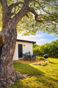 3 Beds/Rooms Coastal Oasis Near Beaches & Dinings - Image 3