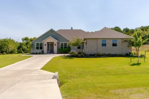 Quiet 4BR 2.5BA Modern New Home - Image 2