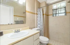 just very comfortable, super quiet area - Image 5
