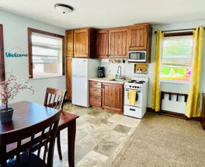 Cliffside Cottage - Studio Guesthouse - Image 3