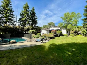 Cameron Park Summer House - Image 2