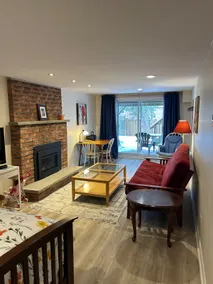 Quiet Family Suite (crib), parking x 2, near Yonge - Image 2