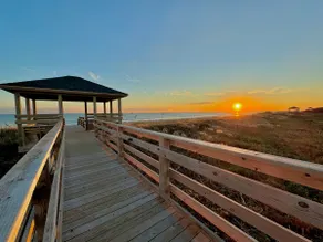Private Beach Access, Newly Renovated, First Floor - Image 5