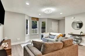 *Modern Athens Escape 4br/3ba* - Image 4