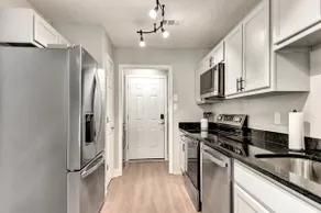 *Modern Athens Escape 4br/3ba* - Image 2