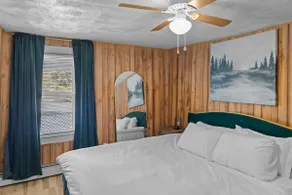 KING Bed|Mins to PVD Colleges &Casino+FREE Parking - Image 2