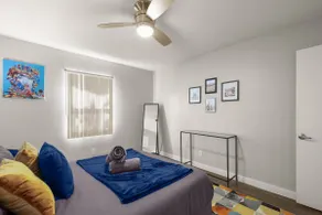 Modern 2BR Near UT Hyde Park Evonify - Image 2
