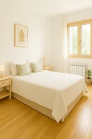 Two-bedroom home, private parking and AC - Image 5
