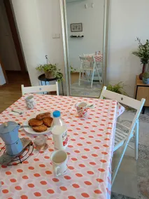 Two-bedroom home, private parking and AC - Image 3