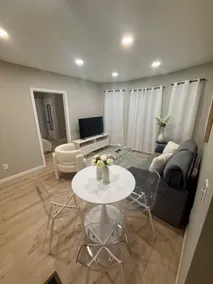 Brand New Central 2BD near Six Flags and Big E - Image 2