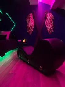 Crazy'n LoveRoom Suite, Hot Tub, Home Theater, A/C, Parking - Image 3