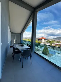 Modern Getaway Meets Nature - Image 3