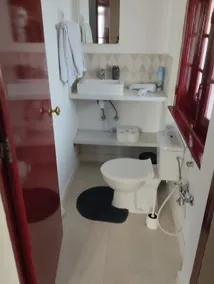 Small apartment in Almada - Image 2