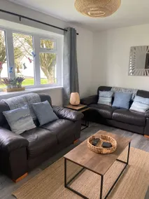 37 Gower holiday village Ty Seren Cosy 2 bedroom chalet with a seasonal indoor pool - Image 5