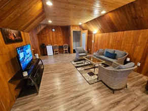 Private Large Apartment Cabin Style - Image 2