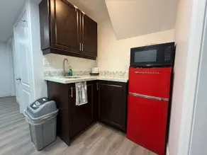One bedroom basement apartment - Image 4