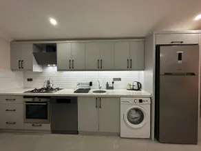 Spacious Apartment Three Minutes to the Beach - Image 3