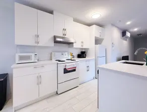 Urban Nest 2BR | Explore & Unwind - Image 5