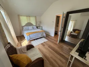 Bright Bohemian cottage 10 Mins to Ski Round Top - Image 3