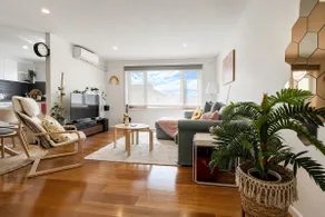 Central Cozy Unit - Image 3