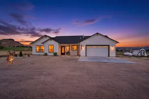 Private 7-Acre Wine Trail Estate near Lake Lowell - Image 2