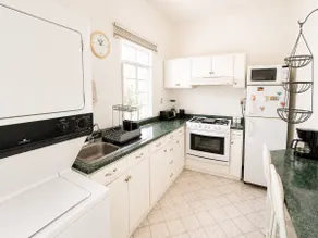 Casa Azul | 2 Bedrooms + Garage | Downtown - Image 3