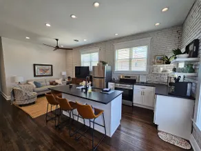 Charming Downtown Loft Apartment - Image 3