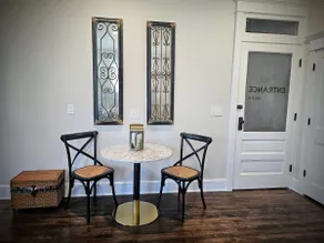 Charming Downtown Loft Apartment - Image 4