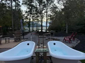 A-mazing new lakefront cabin - Image 3