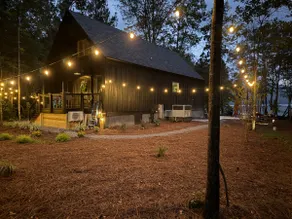 A-mazing new lakefront cabin - Image 5