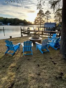 Waterfront, pier, fire pit, crabbing, fishing - Image 2