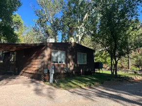 Retro Martini Cabin at Sycamore Cove - Image 4