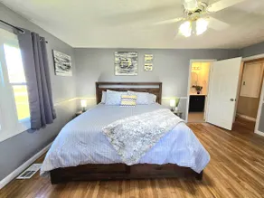 Spacious | Updated | 5BR 3BA | Game room - Image 3