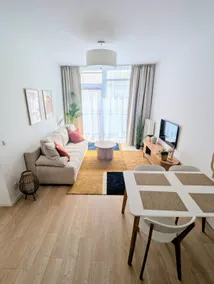 Modern 2-rm apt with Red Light Therapy panel - Image 2