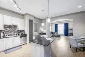 Spacious condo - Image 4
