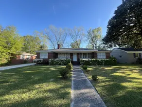 Charming Home: Beach + River! 5 Min From Downtown - Image 2