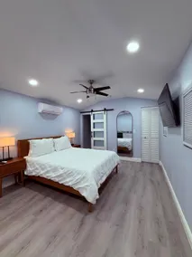 Linares' Cozy Escape - Image 2