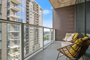 Designer Condo |Pool, Gym, Steps to Lady Bird Lake - Image 2