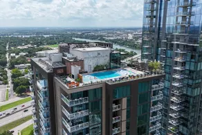 Designer Condo |Pool, Gym, Steps to Lady Bird Lake - Image 3