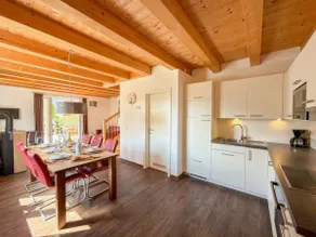 Holiday home with garden near ski slopes - Image 4