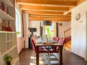 Holiday home with garden near ski slopes - Image 3