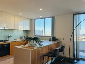 CBD Penthouse Retreat - Stunning Ocean & City View - Image 4