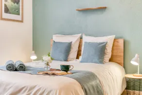New & cozy studio: couples getaway, train station 700 m away - Image 2