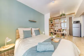 New & cozy studio: couples getaway, train station 700 m away - Image 3