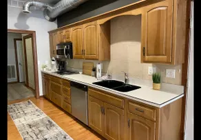 Boutique Lofted Flat on the Square - Image 5