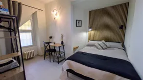 Homely 2-bed apartment 300m from lakeside - Image 2