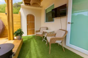 Morales Hills, Jacuzzi, High Speed Internet - Image 4
