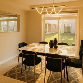 Brand New Lux VAC House Mnts Away Fm NiagaraFALLS - Image 2