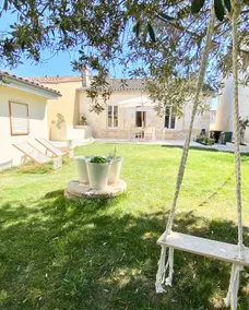 Renovated House, 85 m² • Sleeps 4/6 + Garden • Saint-Émilion - Image 2