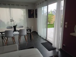 Single-storey house, with garden and terrace. - Image 2